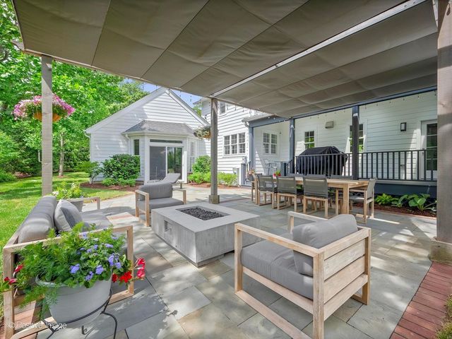 260 STONEGATE Road, Clarendon Hills, IL 60514