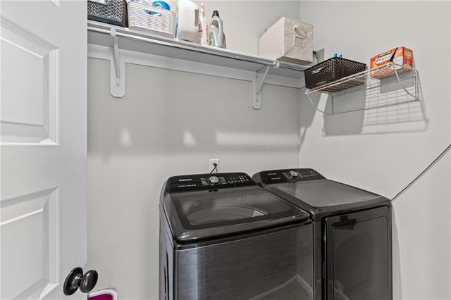 1213 SW Arborway Drive, Lee's Summit, MO 64082