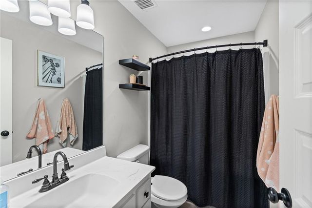 1213 SW Arborway Drive, Lee's Summit, MO 64082