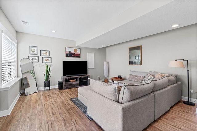 1213 SW Arborway Drive, Lee's Summit, MO 64082