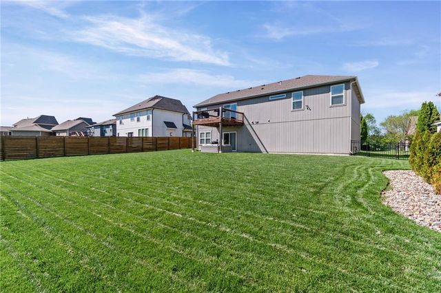 1213 SW Arborway Drive, Lee's Summit, MO 64082