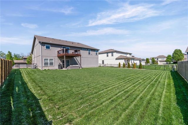 1213 SW Arborway Drive, Lee's Summit, MO 64082