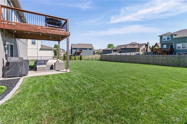 1213 SW Arborway Drive, Lee's Summit, MO 64082