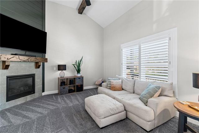 1213 SW Arborway Drive, Lee's Summit, MO 64082