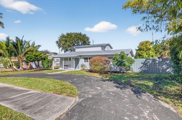 379 NW 23rd Street, Boca Raton, FL 33431