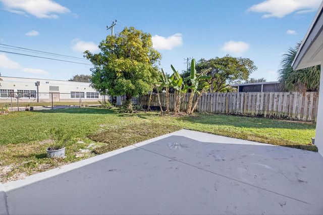 379 NW 23rd Street, Boca Raton, FL 33431