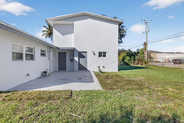 379 NW 23rd Street, Boca Raton, FL 33431