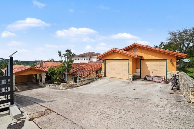 1010 Village Shore Dr, Canyon Lake, TX 78133