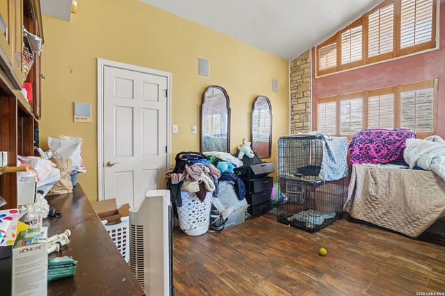 1010 Village Shore Dr, Canyon Lake, TX 78133