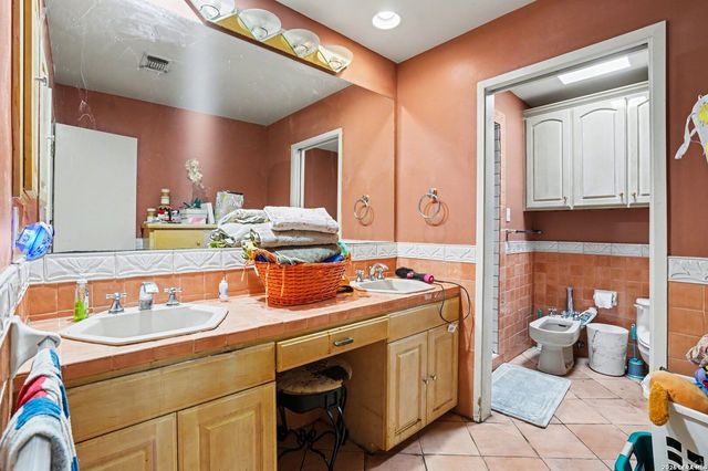 1010 Village Shore Dr, Canyon Lake, TX 78133