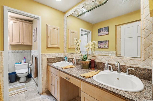 1010 Village Shore Dr, Canyon Lake, TX 78133