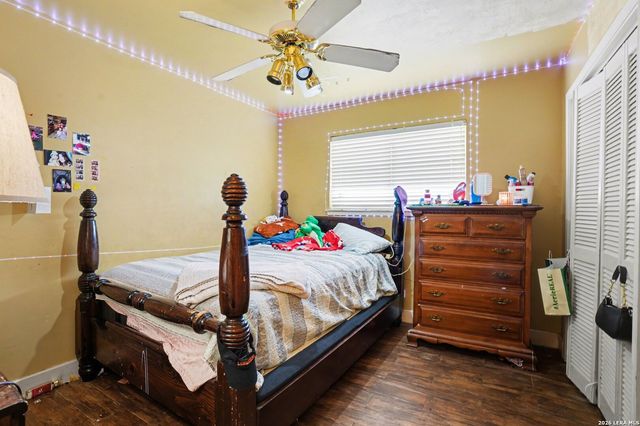 1010 Village Shore Dr, Canyon Lake, TX 78133