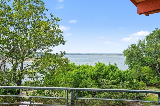 1010 Village Shore Dr, Canyon Lake, TX 78133