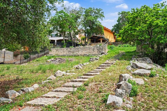 1010 Village Shore Dr, Canyon Lake, TX 78133