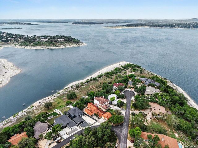 1010 Village Shore Dr, Canyon Lake, TX 78133