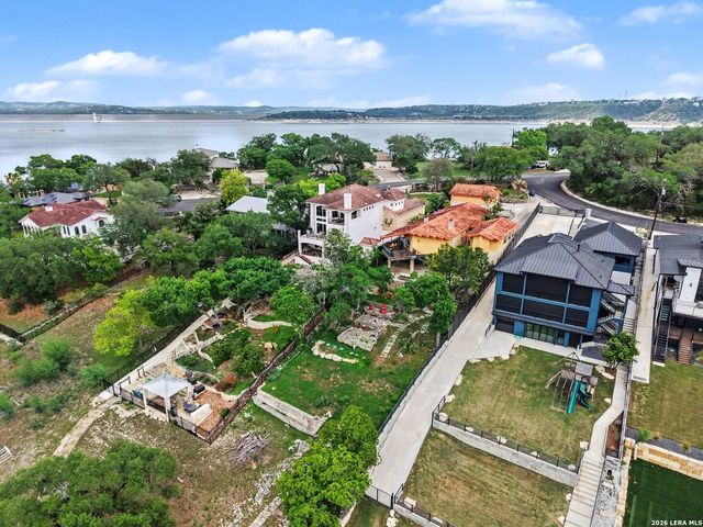 1010 Village Shore Dr, Canyon Lake, TX 78133