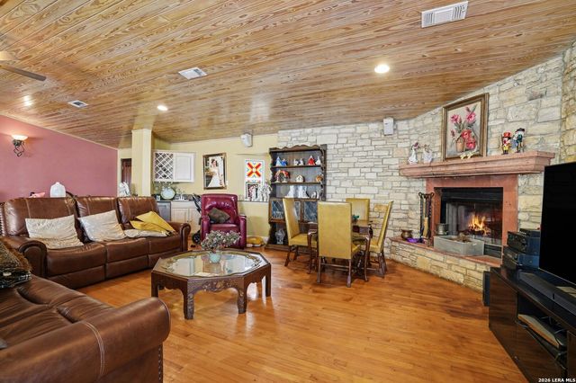 1010 Village Shore Dr, Canyon Lake, TX 78133