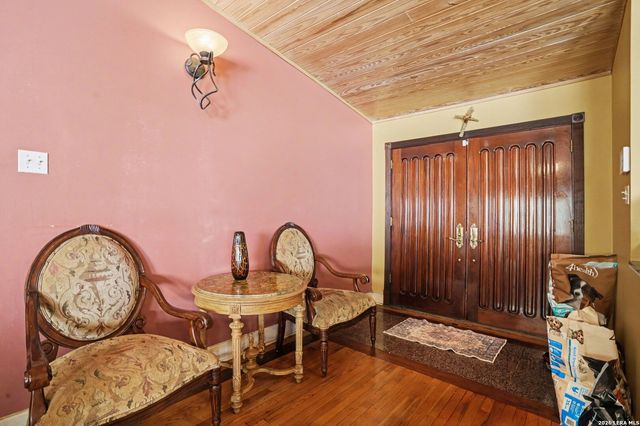 1010 Village Shore Dr, Canyon Lake, TX 78133