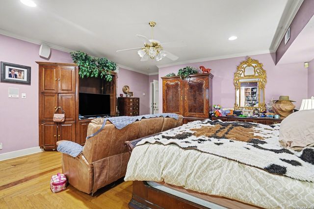 1010 Village Shore Dr, Canyon Lake, TX 78133