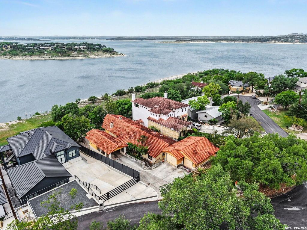 1010 Village Shore Dr, Canyon Lake, TX 78133