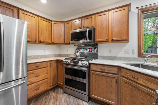 33671 Woodmont Ridge Drive, New Carlisle, IN 46552