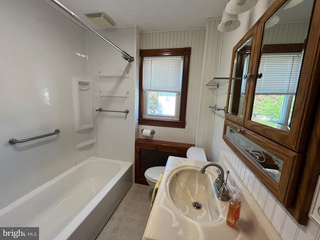 4624 MAGNOLIA AVE, Halethorpe, MD 21227