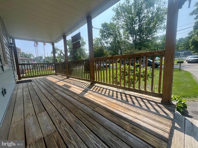 4624 MAGNOLIA AVE, Halethorpe, MD 21227