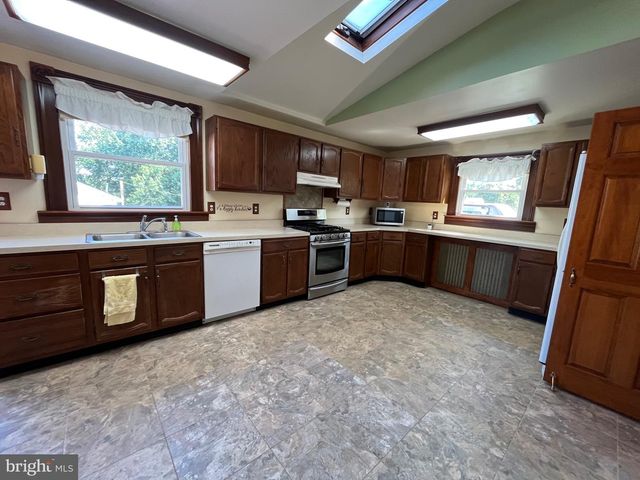 4624 MAGNOLIA AVE, Halethorpe, MD 21227