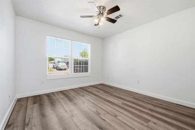 111 Calvin Street, Pasadena, TX 77506