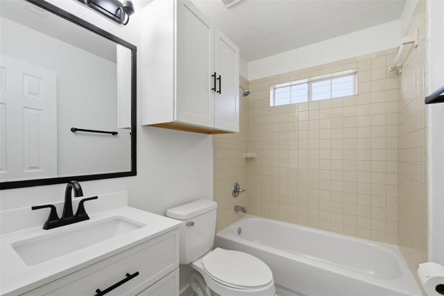 111 Calvin Street, Pasadena, TX 77506