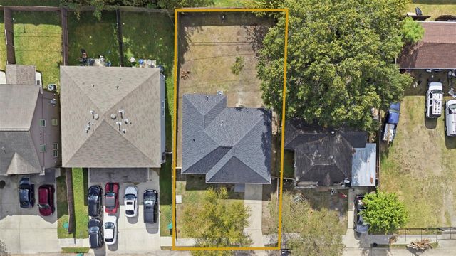 111 Calvin Street, Pasadena, TX 77506