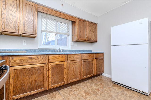 1241 E 17th Court, Des Moines, IA 50316