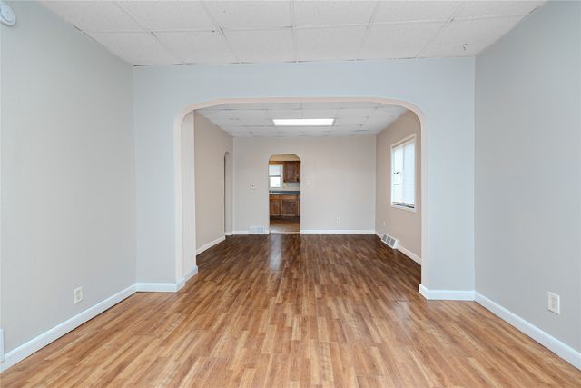 1241 E 17th Court, Des Moines, IA 50316