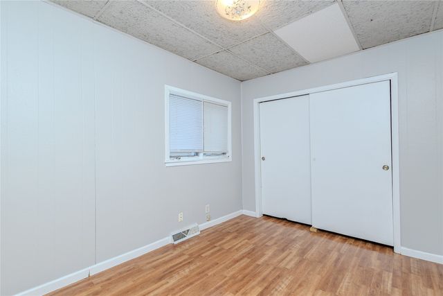 1241 E 17th Court, Des Moines, IA 50316