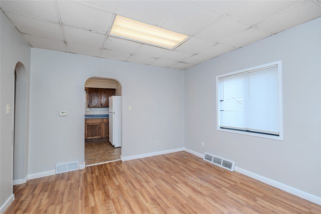1241 E 17th Court, Des Moines, IA 50316