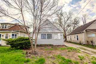 1241 E 17th Court, Des Moines, IA 50316