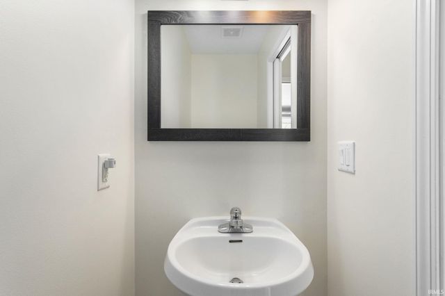 53124 Wildlife Drive, South Bend, IN 46628