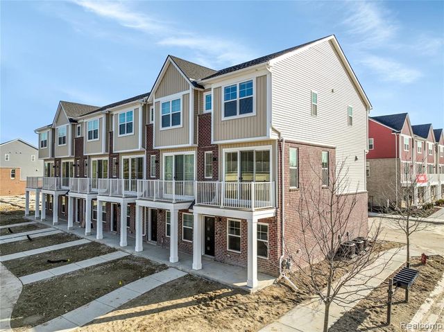 30037 Center Street 20, New Hudson, MI 48165