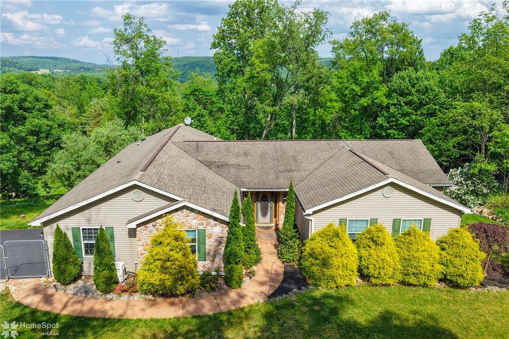164 HARDT HILL Road, Bechtelsville Boro, PA 19505