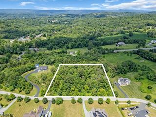 24 Sterling Dr, Wantage Twp., NJ 07461