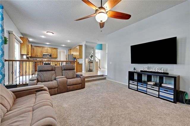 19480 W 207TH Terrace, Spring Hill, KS 66083