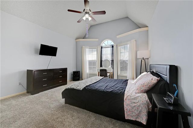 19480 W 207TH Terrace, Spring Hill, KS 66083