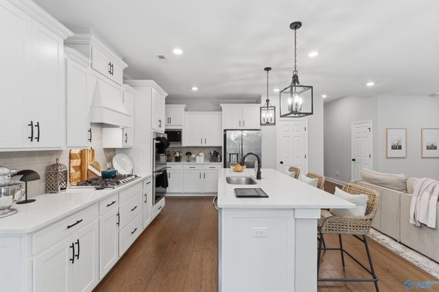 309 Creek Grove Avenue, New Market, AL 35761
