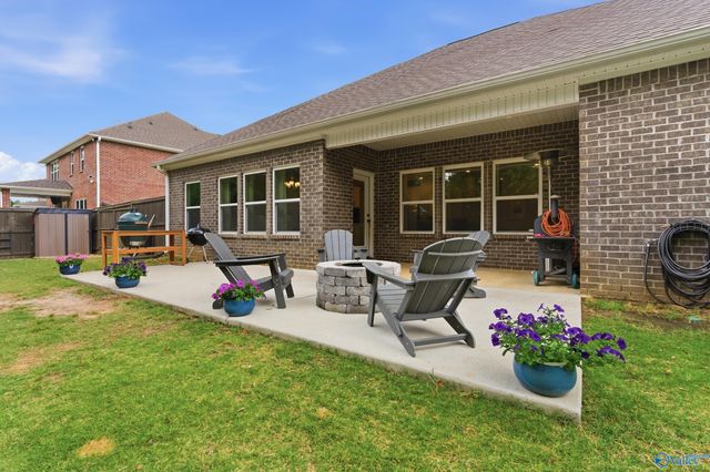 309 Creek Grove Avenue, New Market, AL 35761
