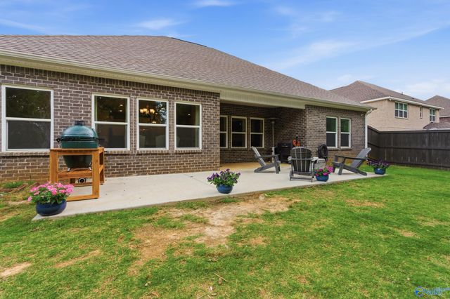 309 Creek Grove Avenue, New Market, AL 35761