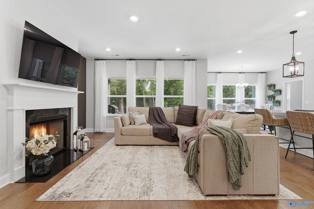309 Creek Grove Avenue, New Market, AL 35761