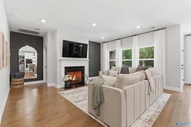 309 Creek Grove Avenue, New Market, AL 35761