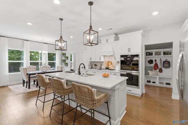309 Creek Grove Avenue, New Market, AL 35761