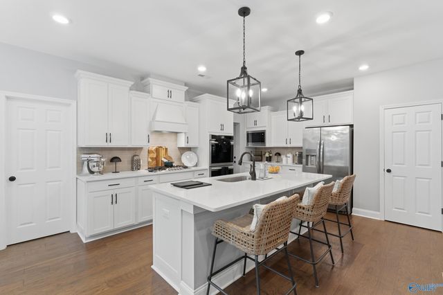 309 Creek Grove Avenue, New Market, AL 35761