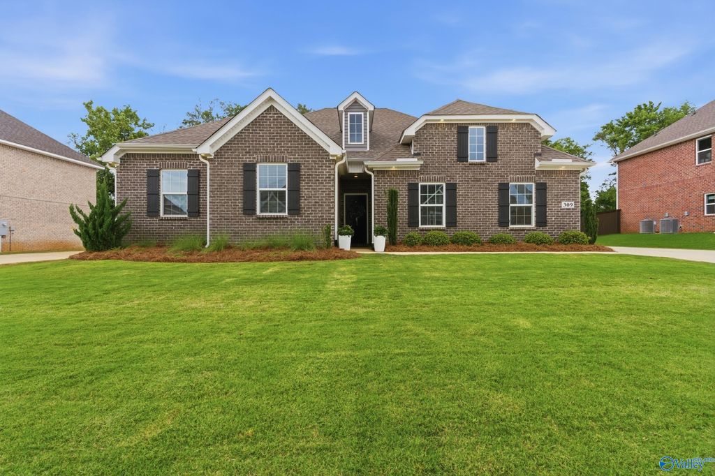 309 Creek Grove Avenue, New Market, AL 35761